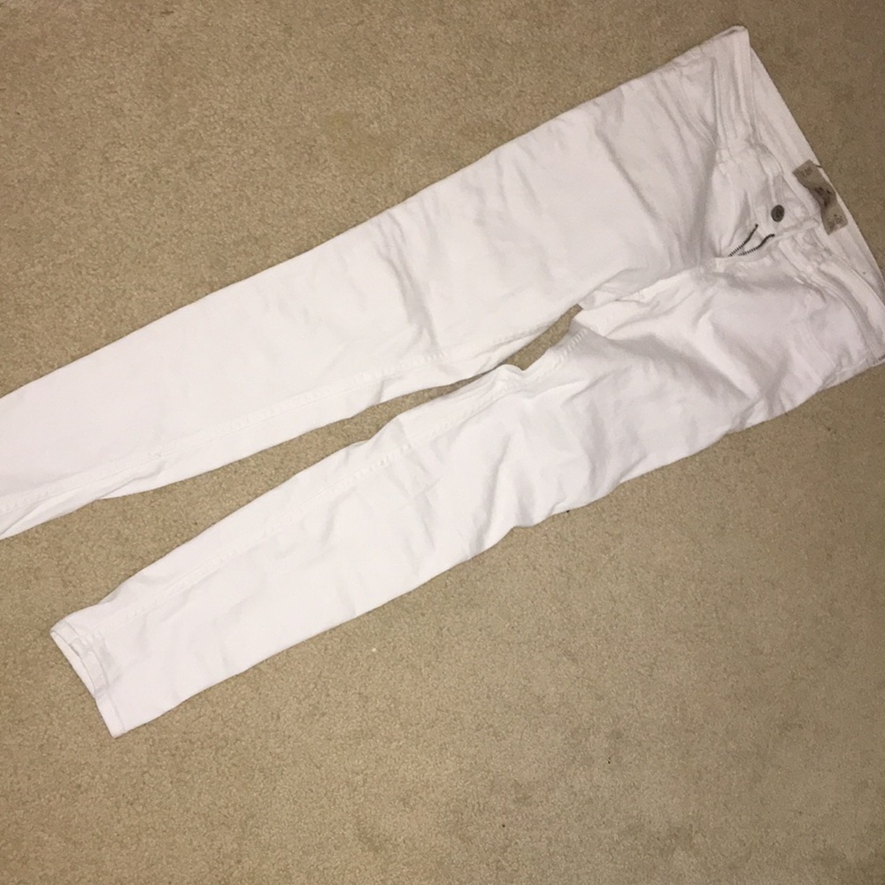 White denim jeans